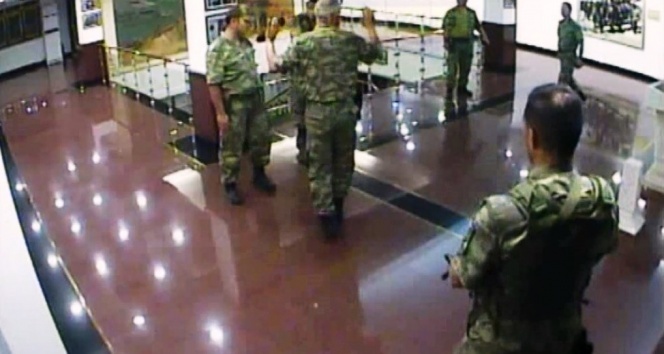 Darbe Gecesi 2. Ordu Karargahında yaşananların görüntüsü ortaya çıktı ( YENİ )