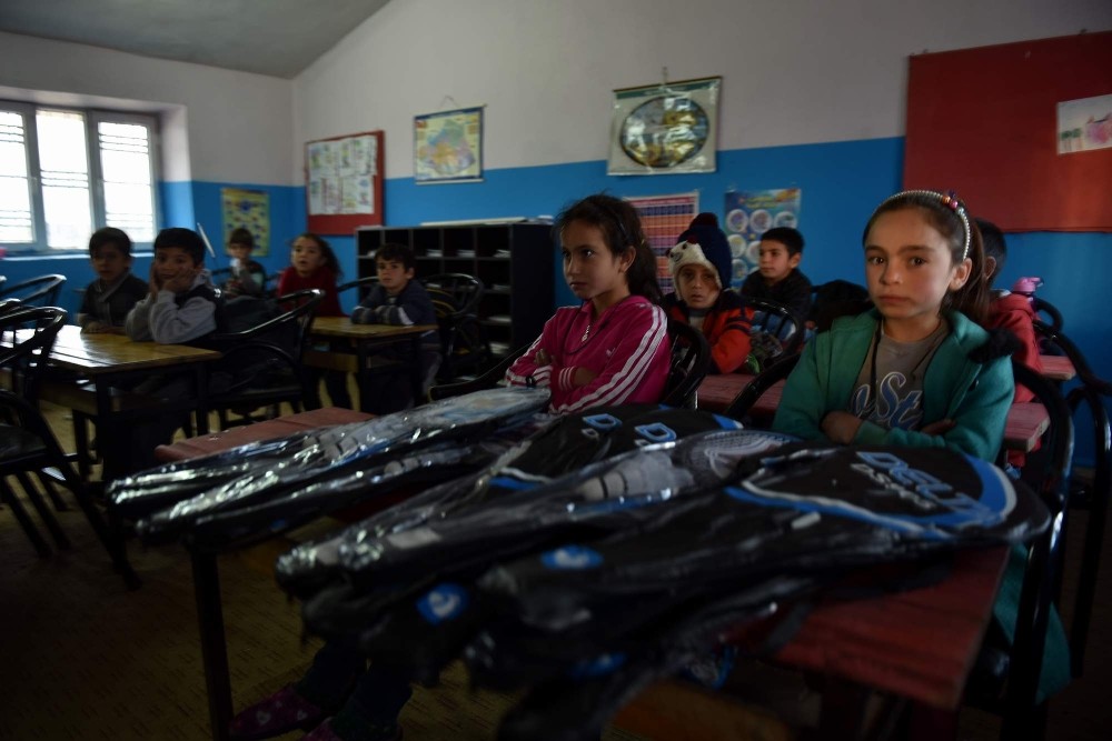 Öğrencileri için sosyal medyada kampanya başlattı