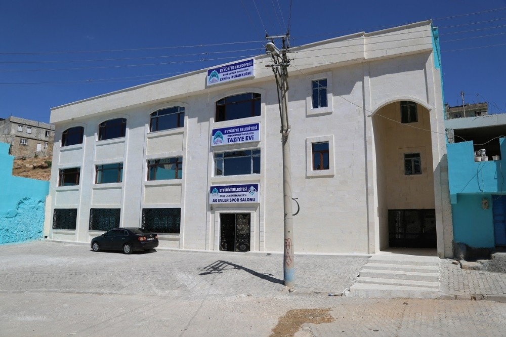 Ekinci,bitmek üzere olan  çok amaçlı salonda incelemelerde bulundu