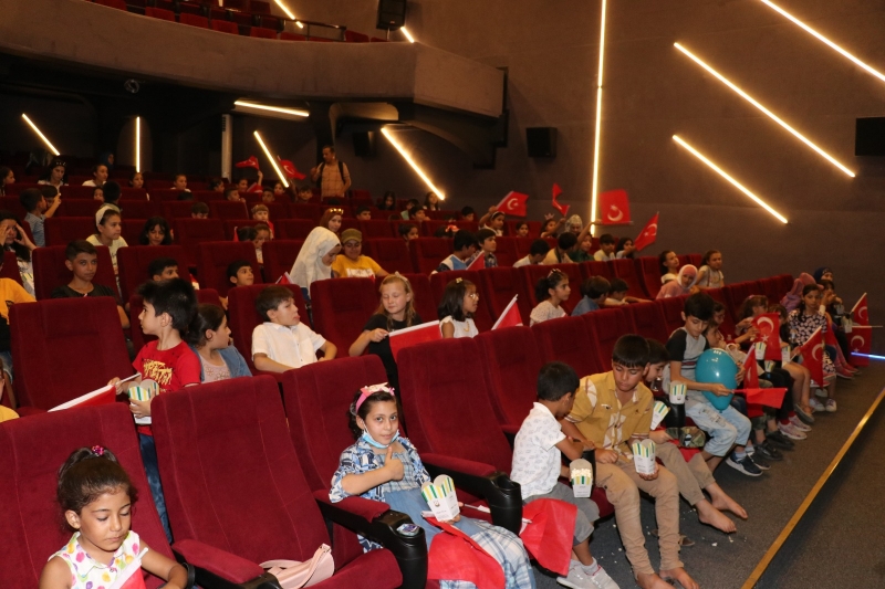 DİJİTAL SİNEMADA ÇOCUKLARA RAFADAN TAYFA İZLETİLDİ