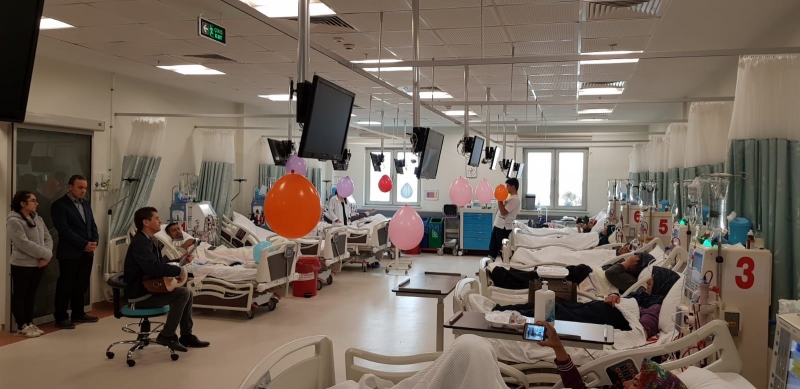 Diyaliz hastalarına müzik eşliğinde tedavi…