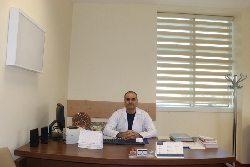 DOÇ. DR. AKSOY: " YOĞUN GÜNEŞ IŞINLARI DERİ KANSERİ RİSKİ OLUŞTURABİLİR"