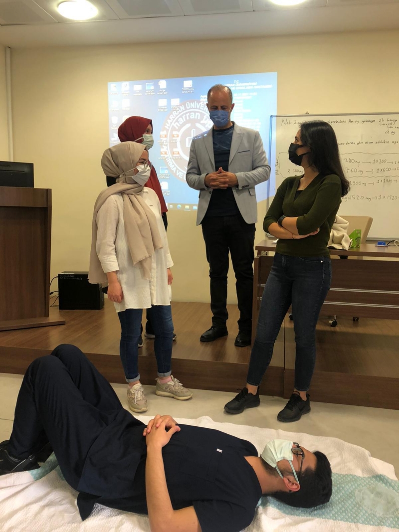 DOÇ. DR. KURTULUŞ DOKTOR ADAYLARINA SEMİNER VERDİ