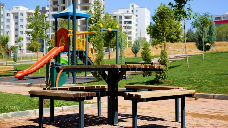 DOĞUKENT’E YENİ PARKLAR KAZANDIRILDI