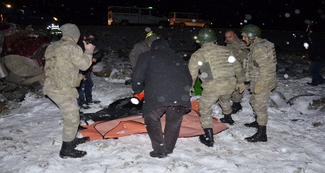 Düğün yolunda feci kaza: 4 ölü, 1 yaralı