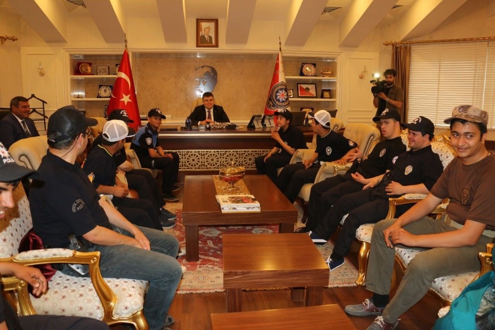 Engelli öğrencilerden Tipioğlu’na ziyaret