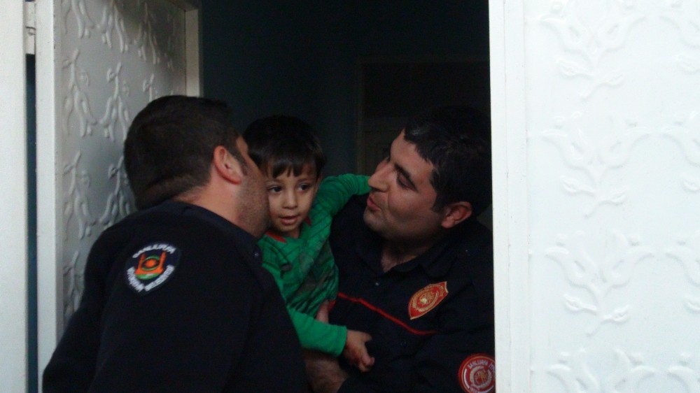 (Özel Haber) Yaramaz çocuk evde mahsur kaldı