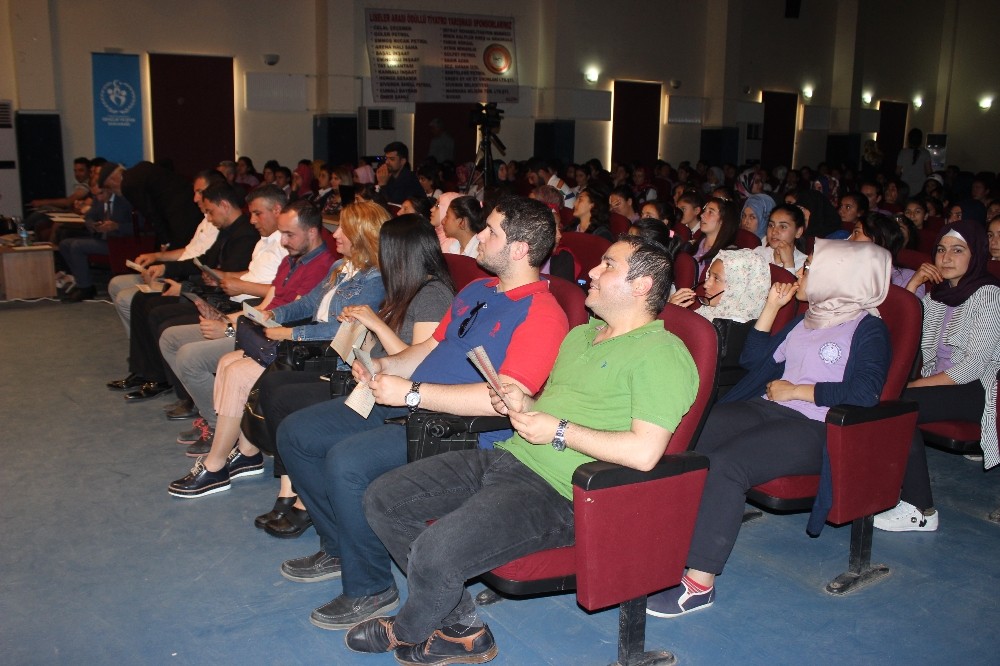 Siverek’te Liselerarası Tiyatro Yarışması başladı