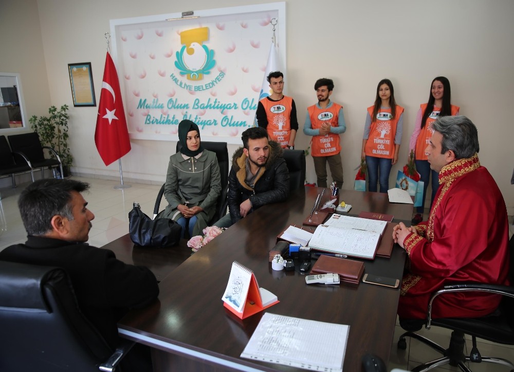 28 çift sevgililer gününde nikah kıydı