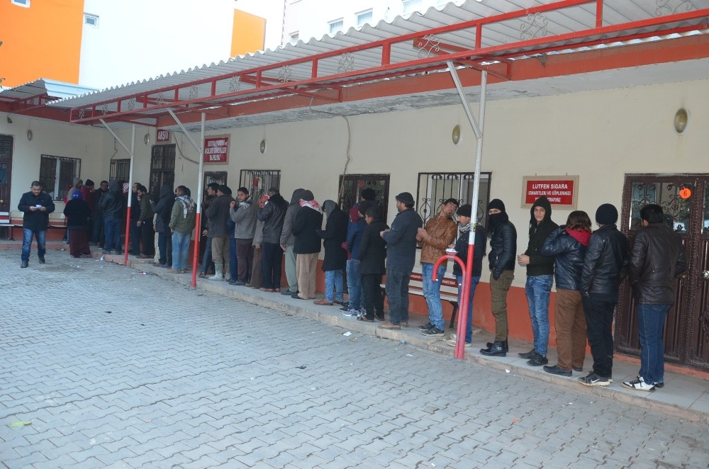 Viranşehir’de İhtiyaç Sahibi Ailelere Nakdi ve Gıda Yardımı