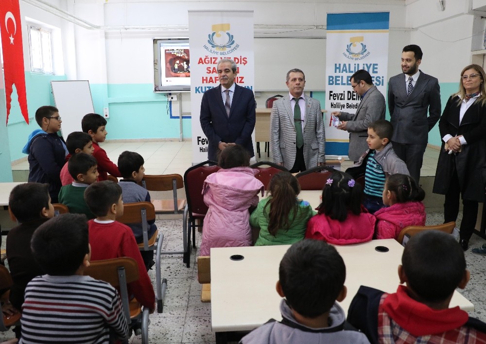 Haliliye’de çocuklara diş sağlığını anlatıldı