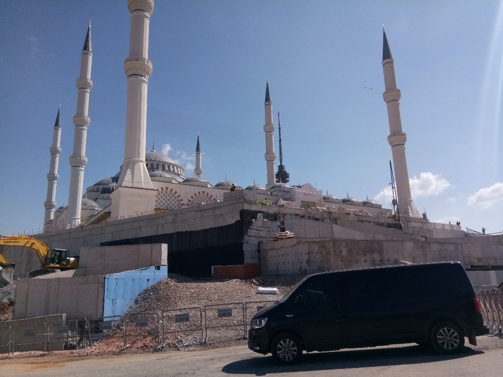 Cumhurbaşkanı Erdoğan Çamlıca Camii’nde incelemelerde bulundu