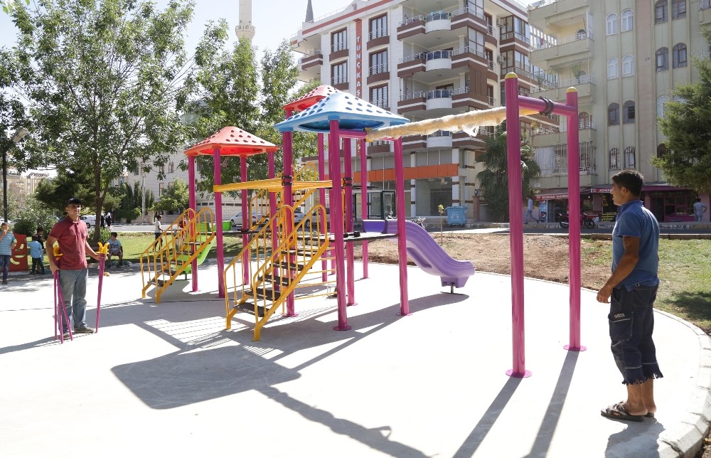 Haliliye belediyesinden parklara yeni oyun grubu