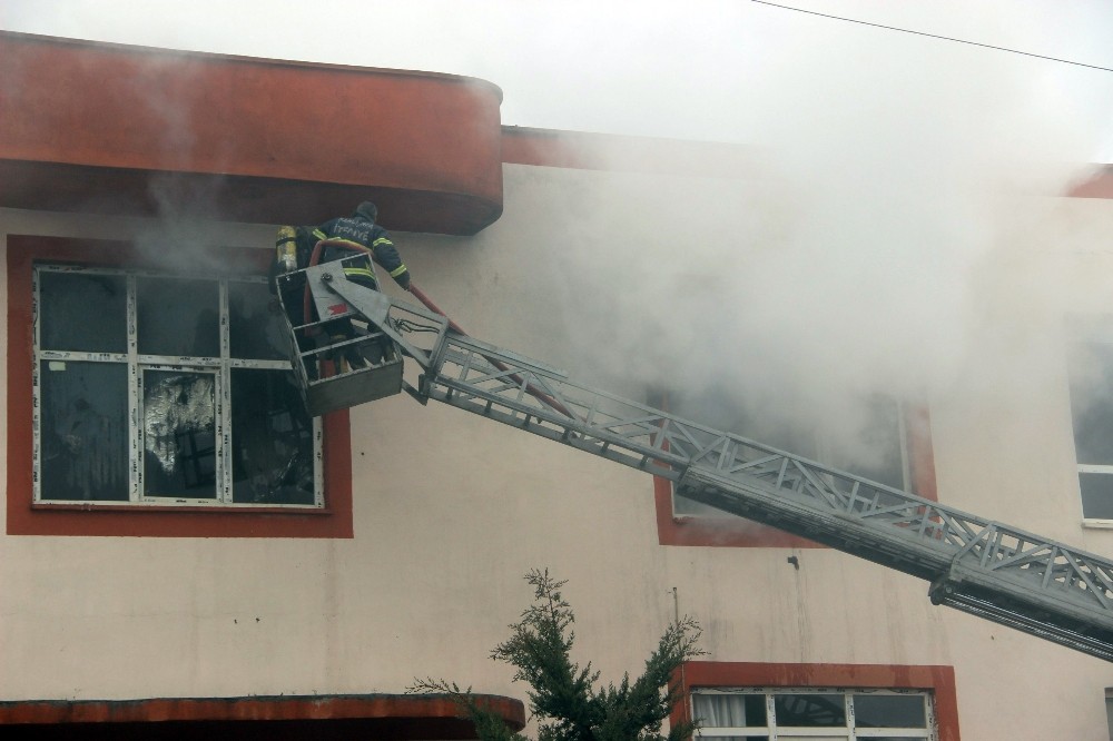 Gıda paketleme fabrikasında yangın