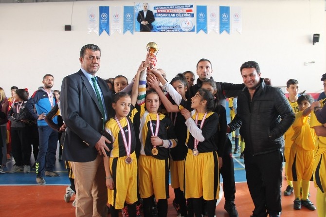 Yıldızlar futsal müsabakaları sona erdi
