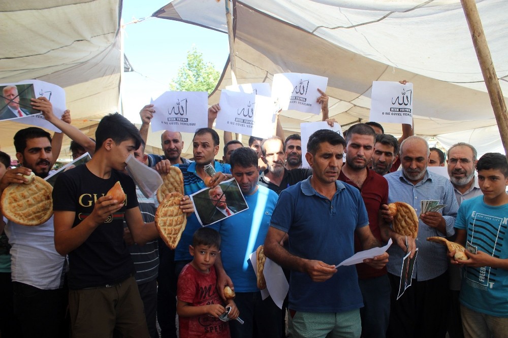 Siverek semt pazarı esnaflarından ABD’ye dolar protestosu