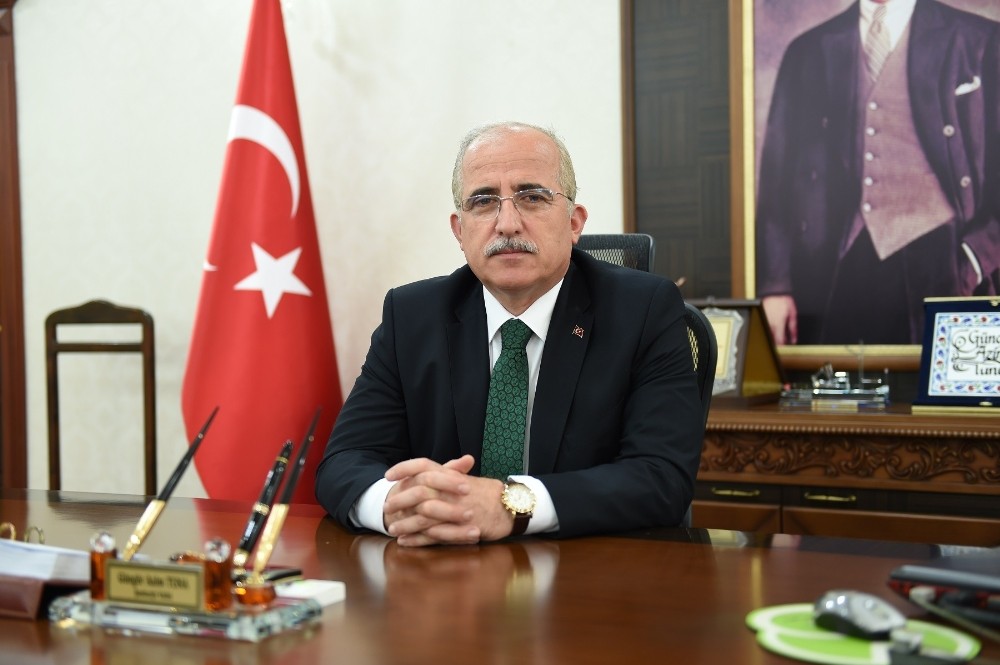 Vali Tuna, Müslüman aleminin Kadir Gecesini kutladı