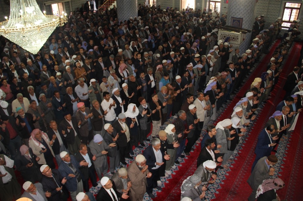 Dergah Camisinde mevlit okutuldu