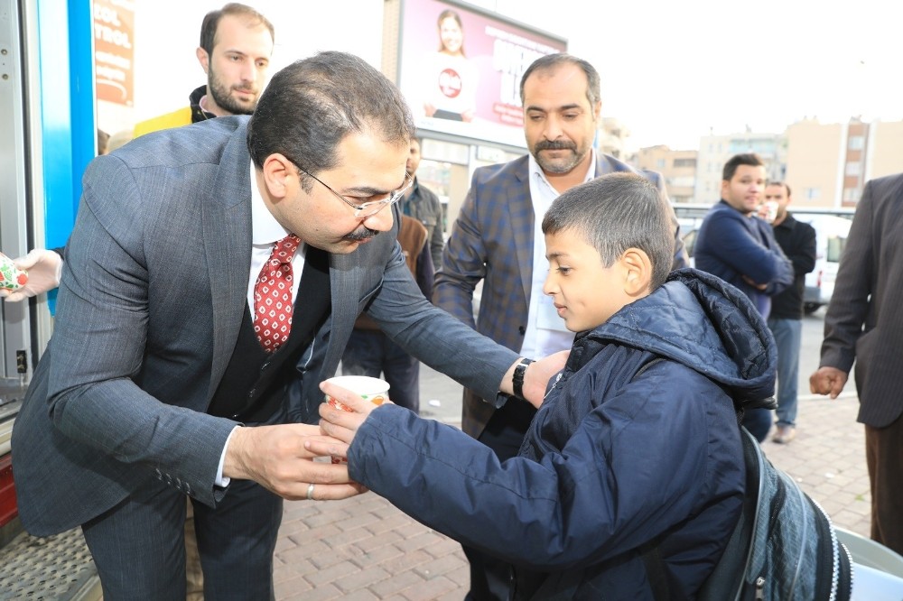 Haliliye’de vatandaşlara çorba ikram edildi