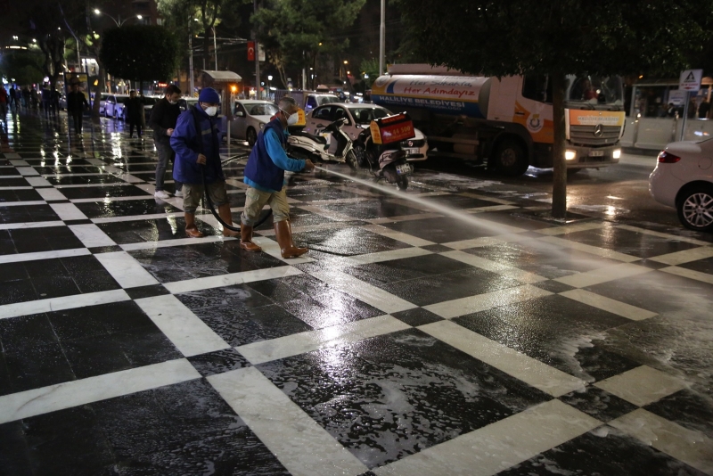 EKİPLER HALK SAĞLIĞI İÇİN DURMAK BİLMİYOR