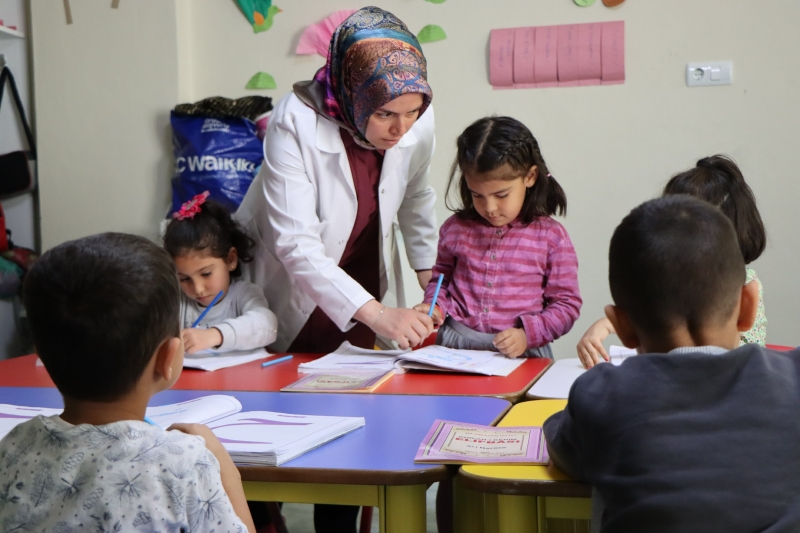 EL EMEĞİ GÖZ NURU İLMEK İLMEK İŞLENİYOR