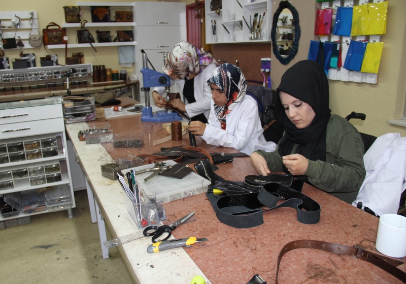 ENGELLER BÜYÜKŞEHİR’LE AŞILIYOR