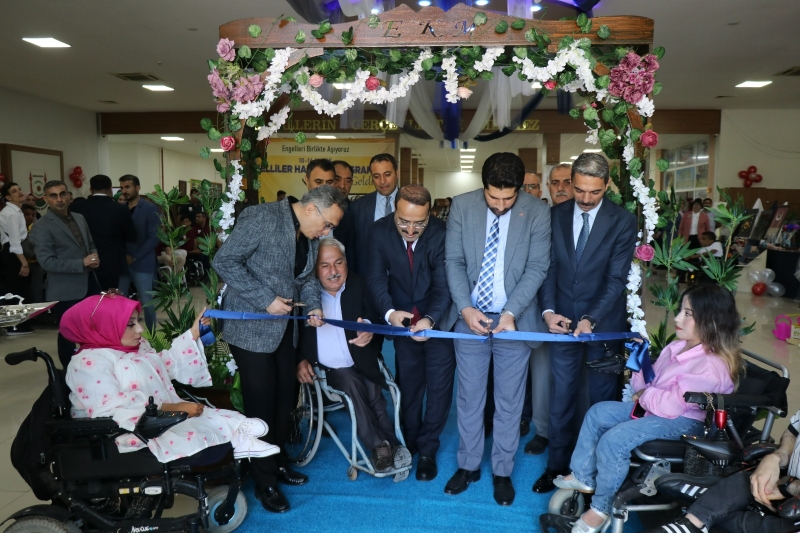 ENGELLİ BİREYLERİN EL EMEĞİ GÖZ NURU ÜRÜNLERİ SERGİLENDİ