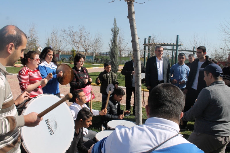 Engelsizlerden Beyazgül'e “Dik Dur Eğilme” Marşı