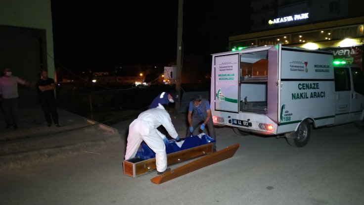 Eski ve yeni eşi arasındaki kavgayı ayırmaya çalışan kadın öldü