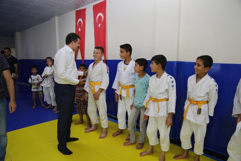 Eyyübiye Belediyesi Binlerce Gence Hizmet Veriyor