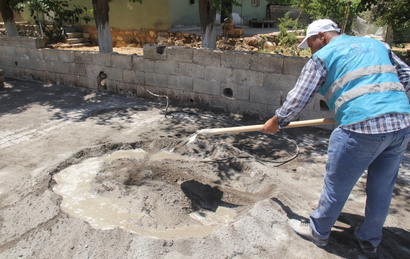 EYYÜBİYE BELEDİYESİ, YOL YAPIM ÇALIŞMALARINI SÜRDÜRÜYOR.