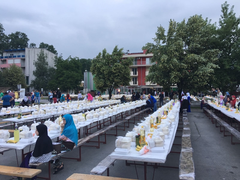 Eyyübiye Belediyesi Bosna’da İftar Verdi.