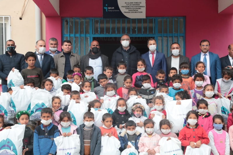 EYYÜBİYE BELEDİYESİ, DEZAVANTAJLI ÖĞRENCİLERİ UNUTMADI