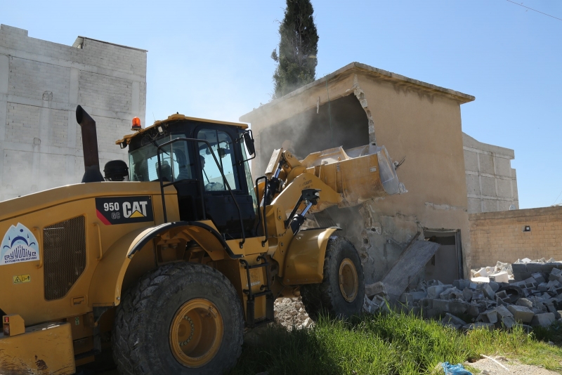 Eyyübiye Belediyesi Kaçak Yapıların Yıkımını Gerçekleştirdi