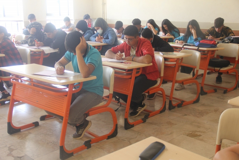 EYYÜBİYE BELEDİYESİNDEN 2000 ÖĞRENCİYE ÖDÜLLÜ DENEME SINAVI