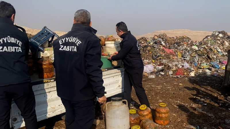 Eyyübiye Zabıtası Komple Dükkan Boşalttı