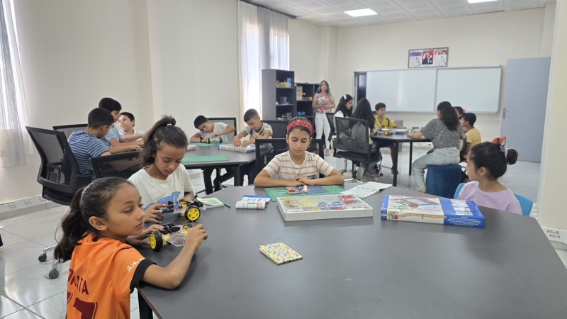 Eyyübiyeli Çocuklar Robotik Kodlama Öğreniyor