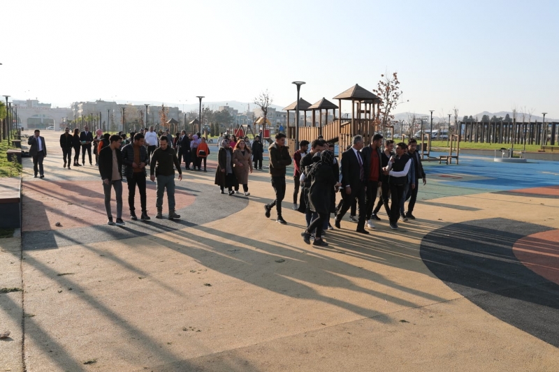 Eyyübiyeli Gençler Millet Bahçesine Hayran Kaldı