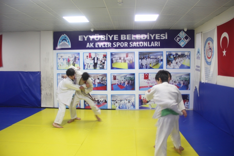 EYYÜBİYELİ GENÇLER MEMNUN