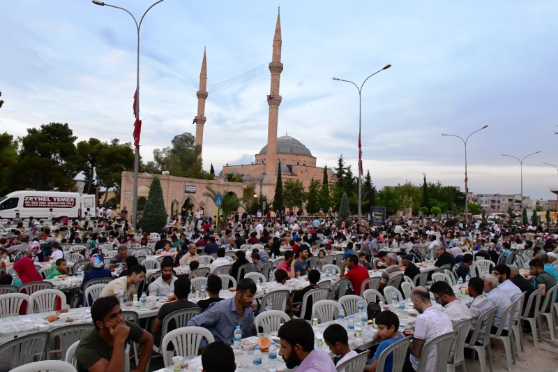 Eyyübiyeliler Büyükşehirin Kardeşlik Sofrasında Buluştu