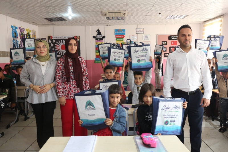 Eyyübiye’nin Sıfır Atık Toplama Aracı Okullarda