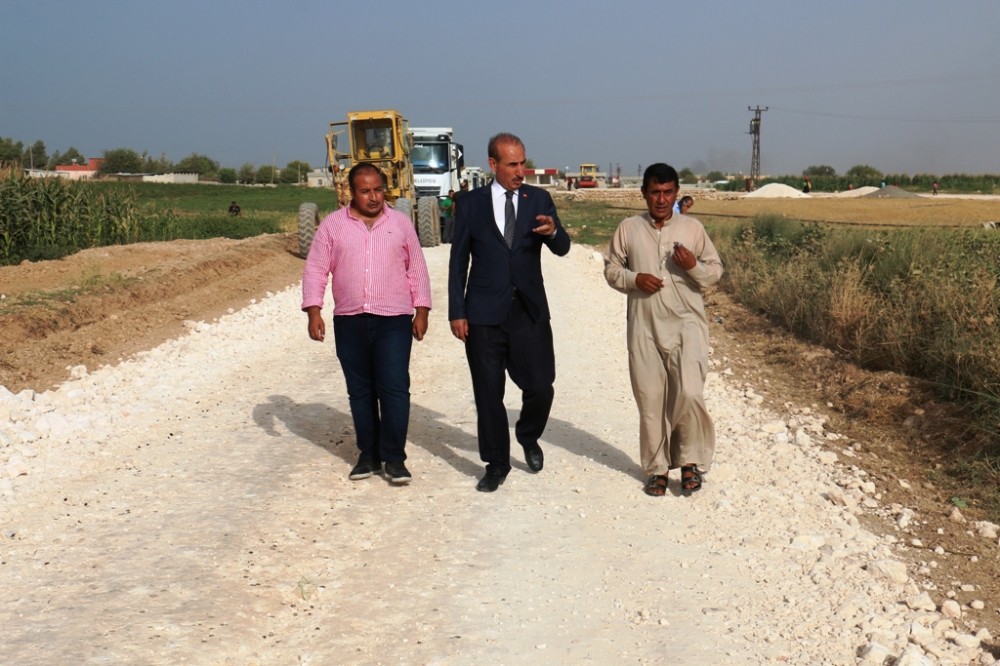 Akçakale'de yol yapım çalışmaları