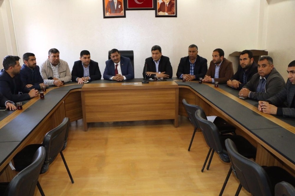 Özyavuz gençlerle referandumu konuştu