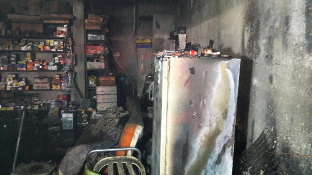 İş yerindeki yangın büyümeden söndürüldü