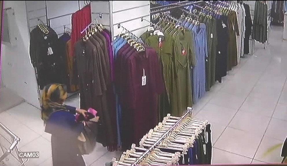 Kadın hırsız güvenlik kamerasına yakalandı