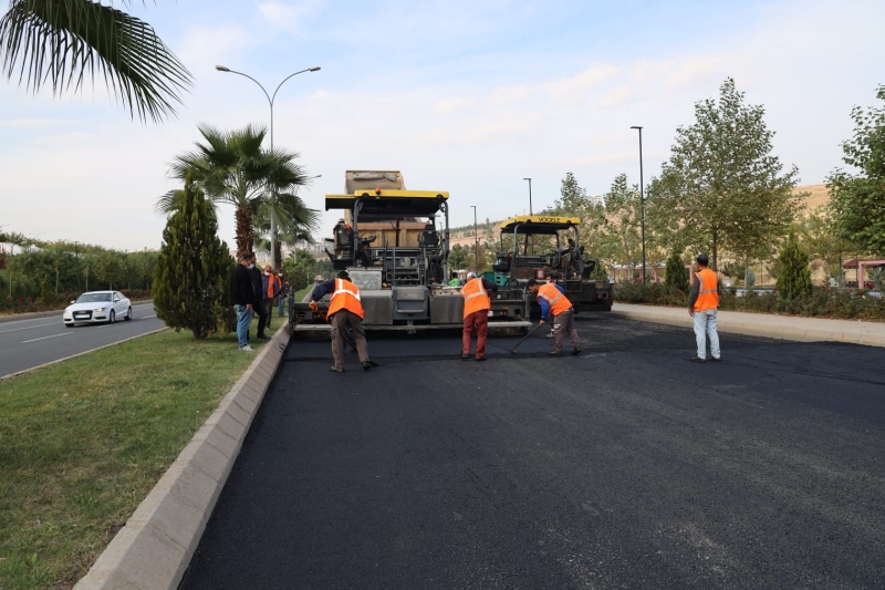 GAP BULVARINDA YIPRANMIŞ ASFALT YENİLENDİ