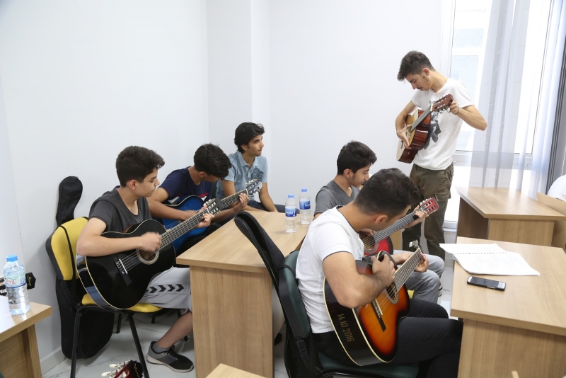 GELECEĞİN YETENEKLERİ BU KURSLARDA YETİŞİYOR