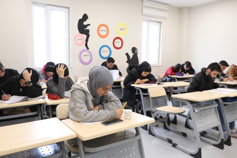 GENÇLER, BÜYÜKŞEHİR’LE HAYALLERİNE KAVUŞUYOR