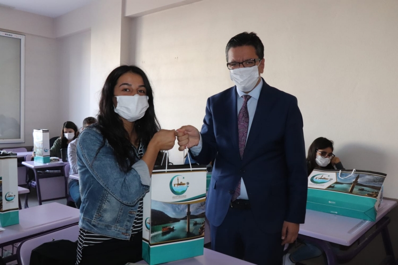 GENÇLER ÜNİVERSİTEYE HALFETİ BELEDİYESİ İLE HAZIRLANIYOR.