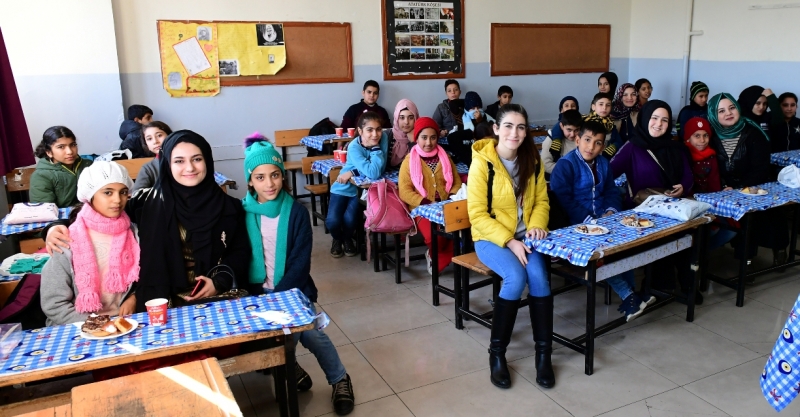 Gençlerden Bir Atkı Da Sen Ör Anne Projesi